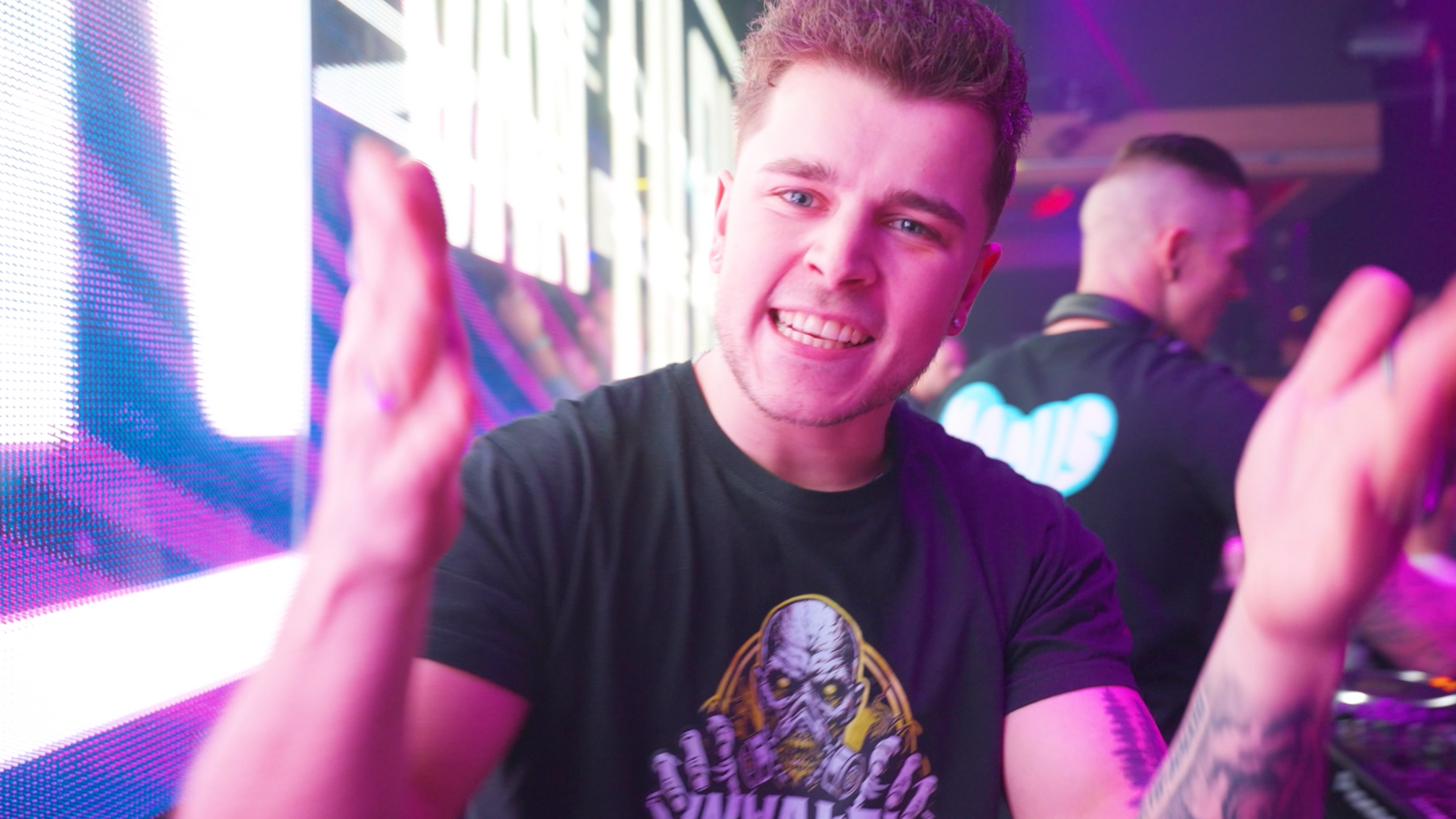 Invaled Artist Clips